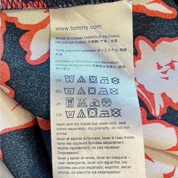 TOMMY HILFIGER, NWOT, WOMENS SLEEVELESS TOP IN NAVY, WHITE & RED. SIZE S/P - Picture 8 of 8